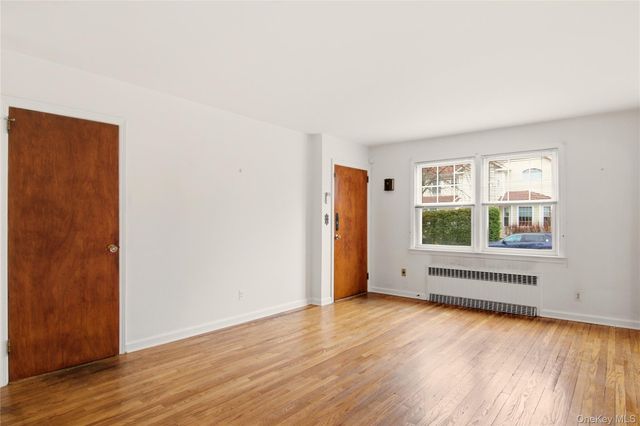 15 Geranium Avenue, Floral Park, NY 11001
