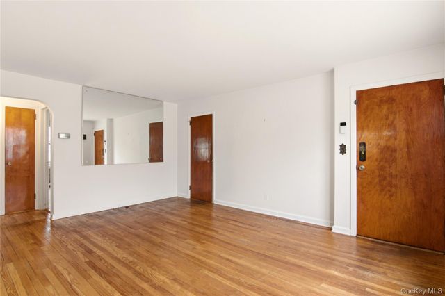 15 Geranium Avenue, Floral Park, NY 11001