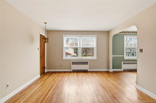 15 Geranium Avenue, Floral Park, NY 11001