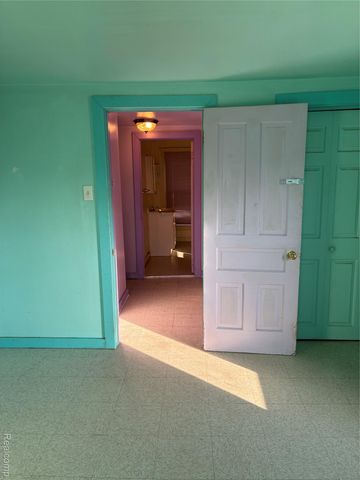 1214 Root Street, Flint, MI 48503