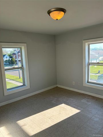 1214 Root Street, Flint, MI 48503