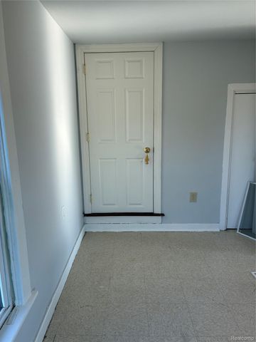 1214 Root Street, Flint, MI 48503
