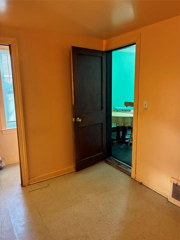 1214 Root Street, Flint, MI 48503