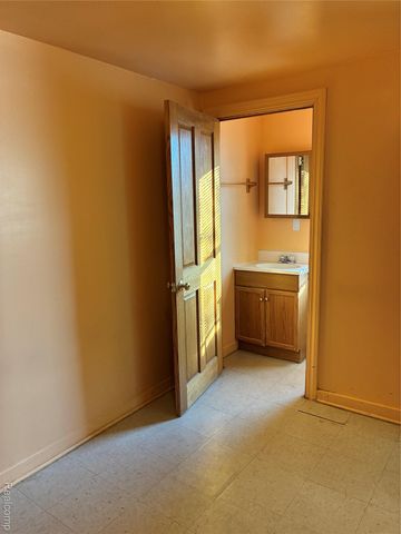 1214 Root Street, Flint, MI 48503