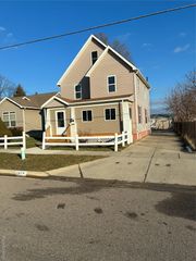 1214 Root Street, Flint, MI 48503