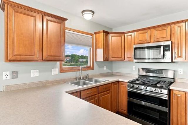 9334 Millstone DRIVE, Mount Pleasant, WI 53406