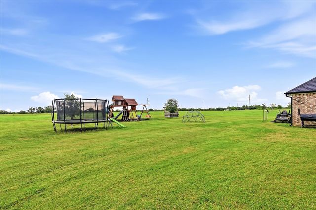 10547 Acacia Lane, Hearne, TX 77859