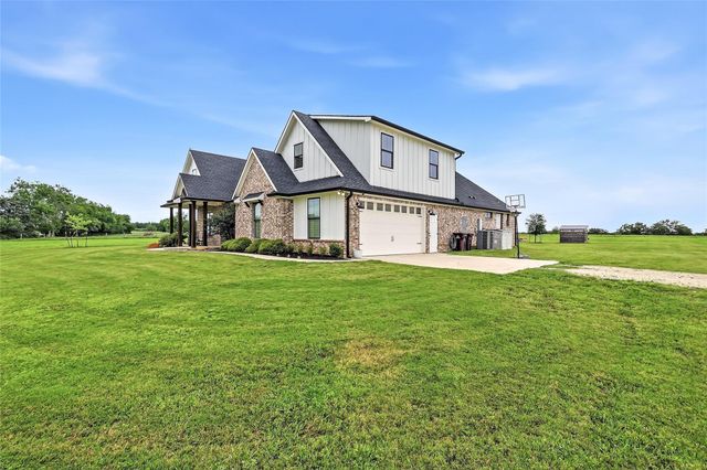 10547 Acacia Lane, Hearne, TX 77859