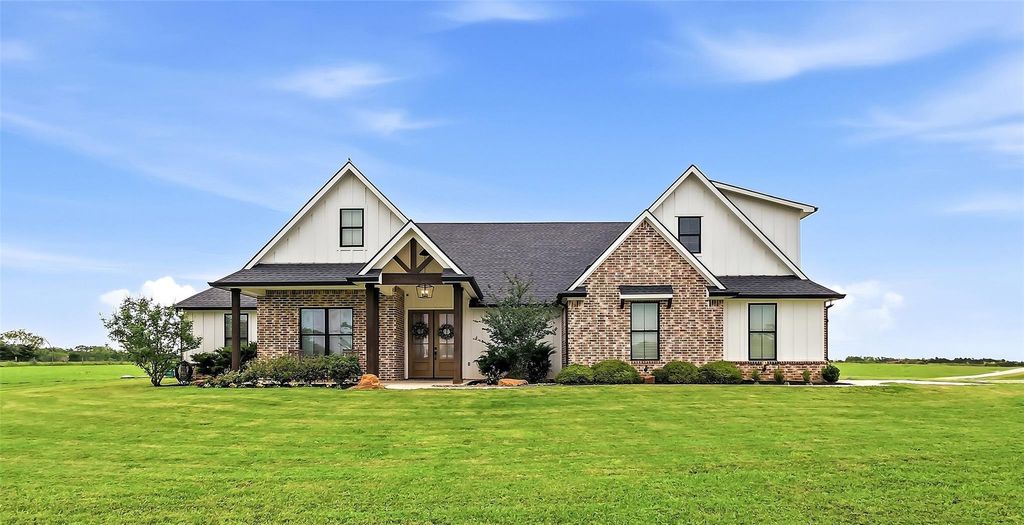 10547 Acacia Lane, Hearne, TX 77859