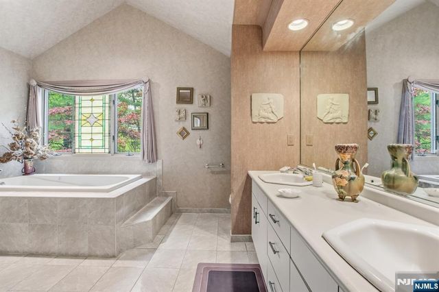 43 Maple Road, West Milford, NJ 07480