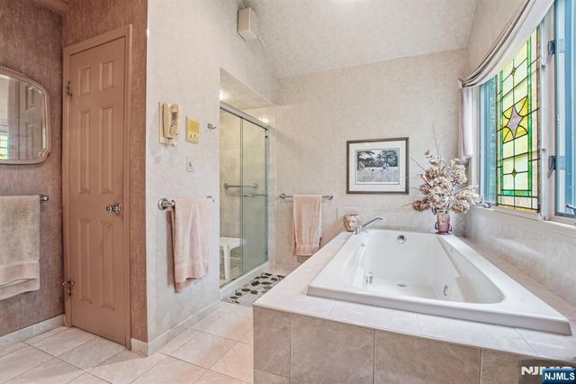 43 Maple Road, West Milford, NJ 07480