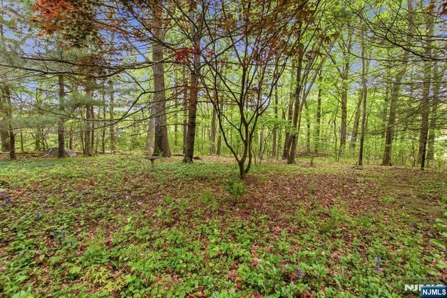 43 Maple Road, West Milford, NJ 07480