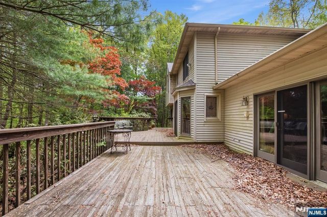 43 Maple Road, West Milford, NJ 07480