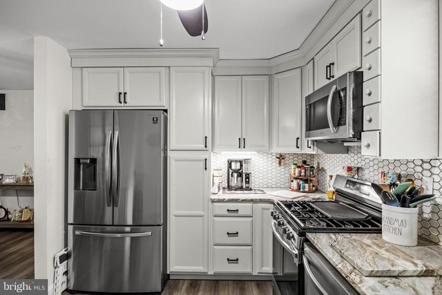 154 LAUREBA AVE, Stratford, NJ 08084