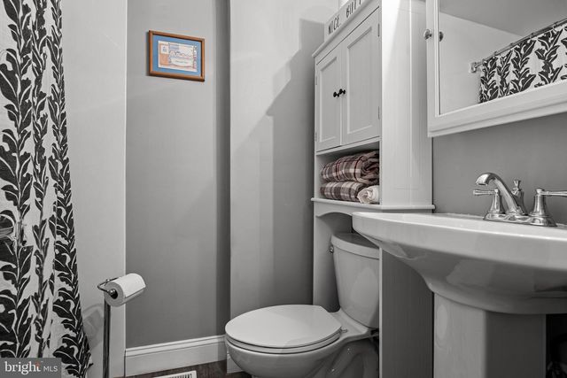 154 LAUREBA AVE, Stratford, NJ 08084