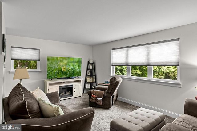 154 LAUREBA AVE, Stratford, NJ 08084