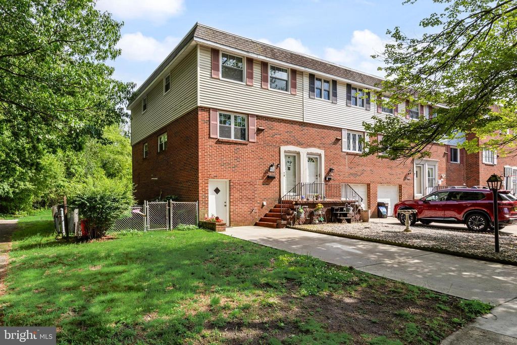 154 LAUREBA AVE, Stratford, NJ 08084