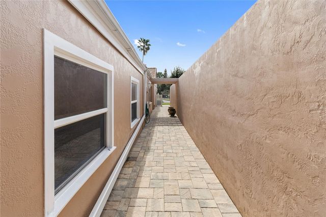 111 LAS FLORES, Winter Haven, FL 33884