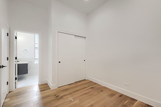 6740 N Sheridan Road 2N, Chicago, IL 60626