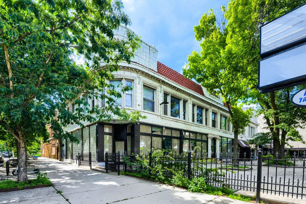 6740 N Sheridan Road 2N, Chicago, IL 60626