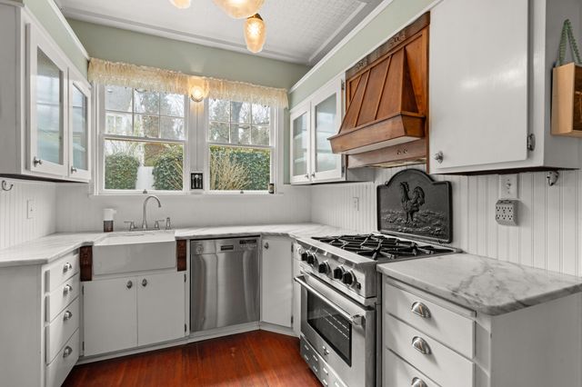 1320 E Main Street, Medford, OR 97504