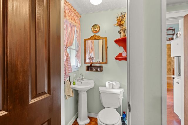 1320 E Main Street, Medford, OR 97504