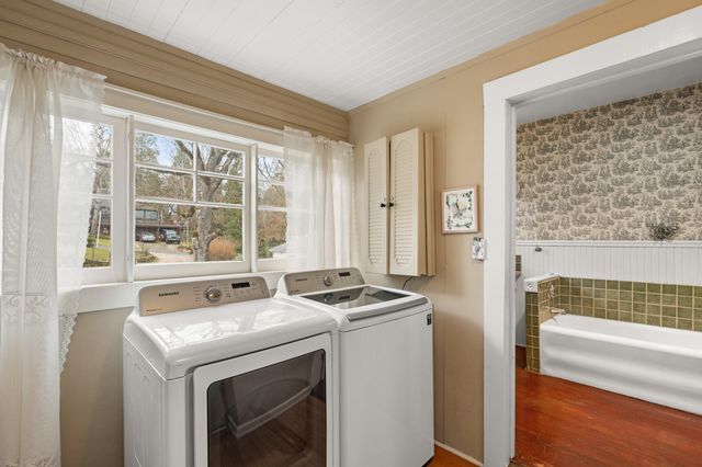 1320 E Main Street, Medford, OR 97504