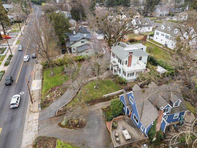 1320 E Main Street, Medford, OR 97504