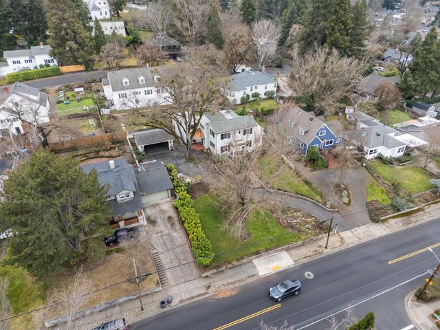 1320 E Main Street, Medford, OR 97504