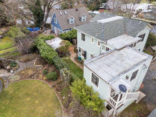 1320 E Main Street, Medford, OR 97504