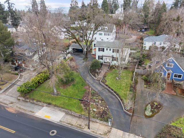 1320 E Main Street, Medford, OR 97504