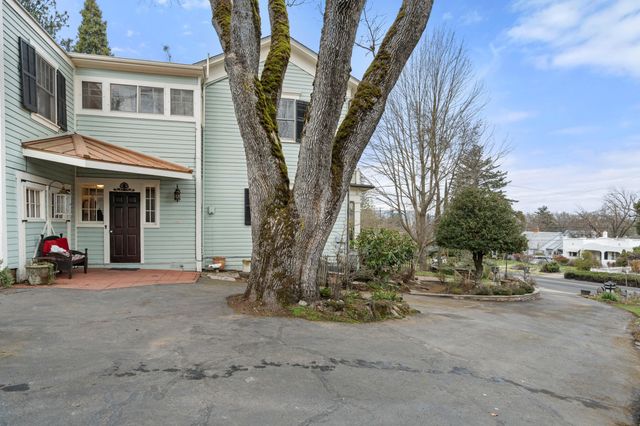 1320 E Main Street, Medford, OR 97504