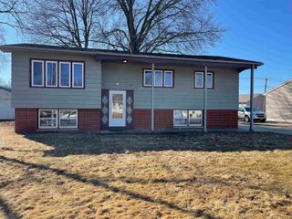 1416 Starview Drive, Cedar Falls, IA 50613
