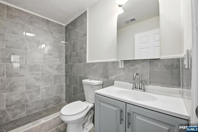 424 15th Street, Newark, NJ 07103