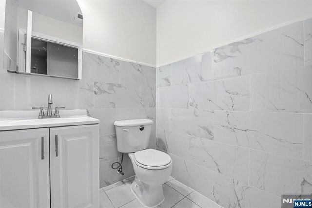 424 15th Street, Newark, NJ 07103