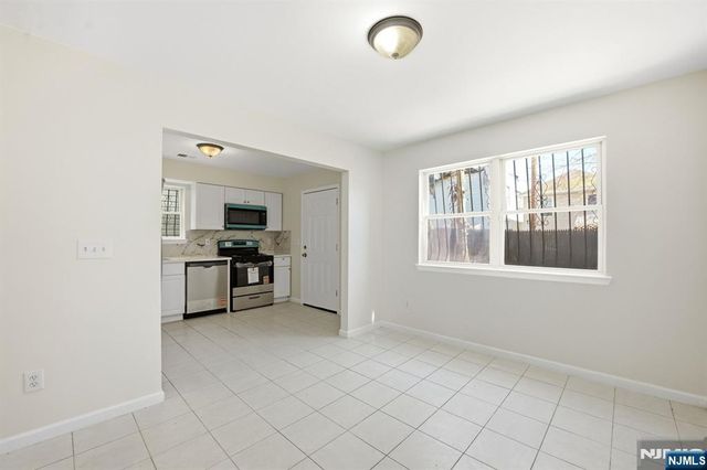 424 15th Street, Newark, NJ 07103