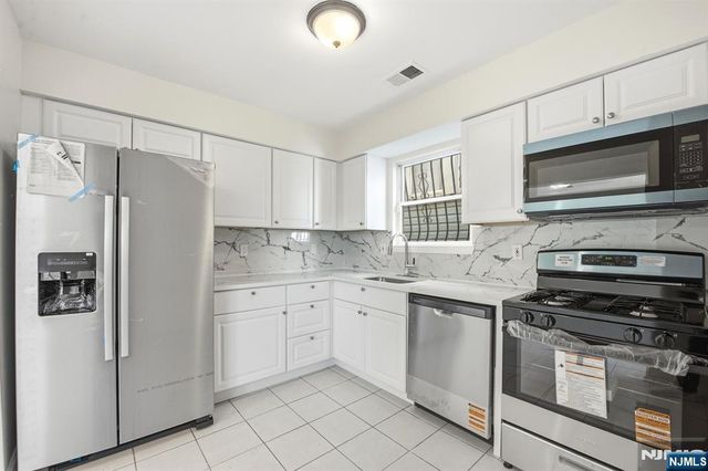 424 15th Street, Newark, NJ 07103