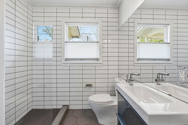 1513 W St Johns Ave, Austin, TX 78757