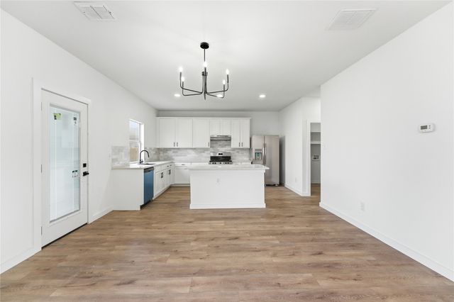7301 Tin Cup Drive, Arlington, TX 76001