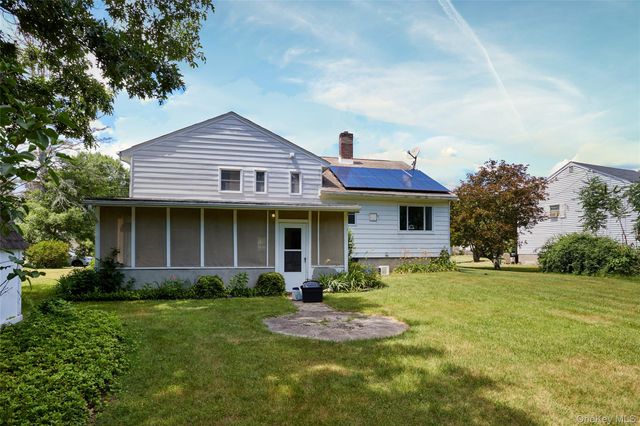 8 Abbie Lane, Hyde Park, NY 12538