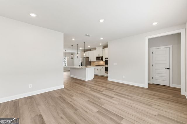 433 Elise Way, Lawrenceville, GA 30045