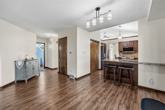 225 Rockvalley Lane NW, Cedar Rapids, IA 52405