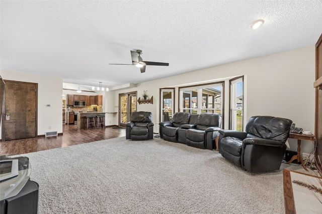 225 Rockvalley Lane NW, Cedar Rapids, IA 52405