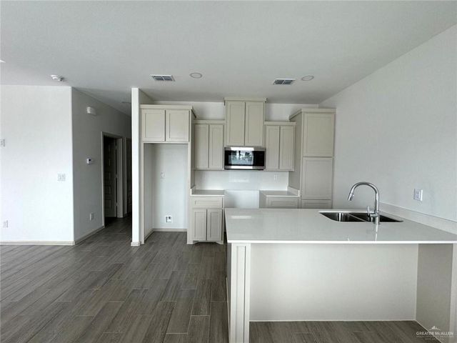 7702 N 58th Lane 2, Mission, TX 78573