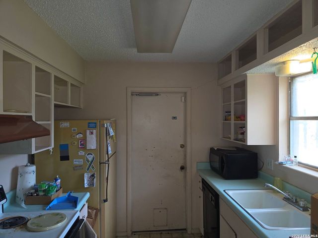 5602 CHARLIE CHAN DR, San Antonio, TX 78240