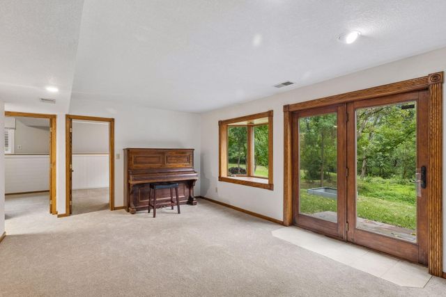 2512 8th Street, White Bear Lake, MN 55110