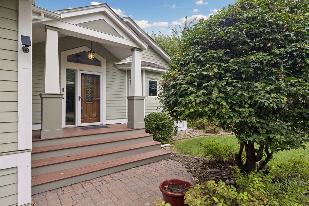 2512 8th Street, White Bear Lake, MN 55110 — photo 2