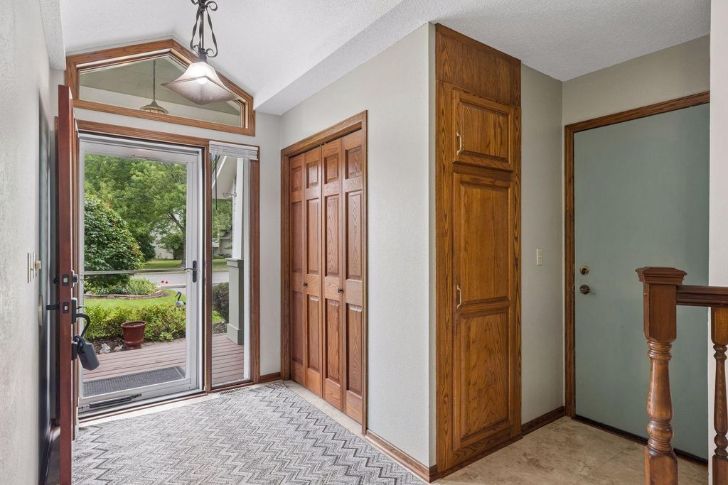 2512 8th Street, White Bear Lake, MN 55110 — photo 4