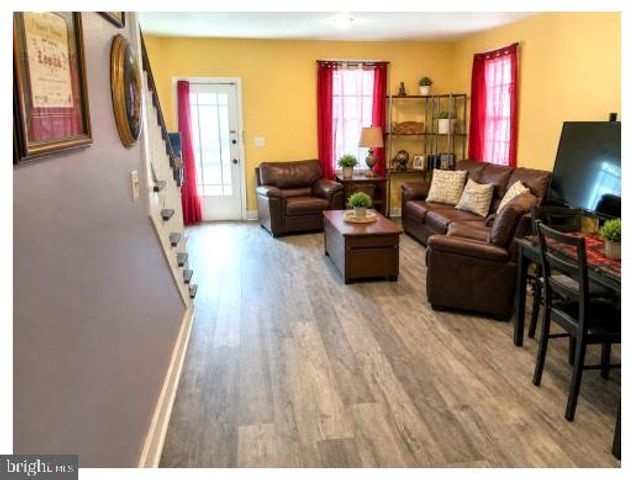 241 E WATER ST, Middletown, PA 17057