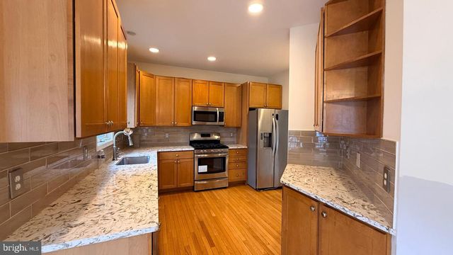 8236 2ND AVE, Vienna, VA 22182